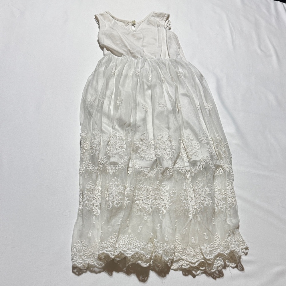 Elegant White Lace Dress - Picture 6 of 6